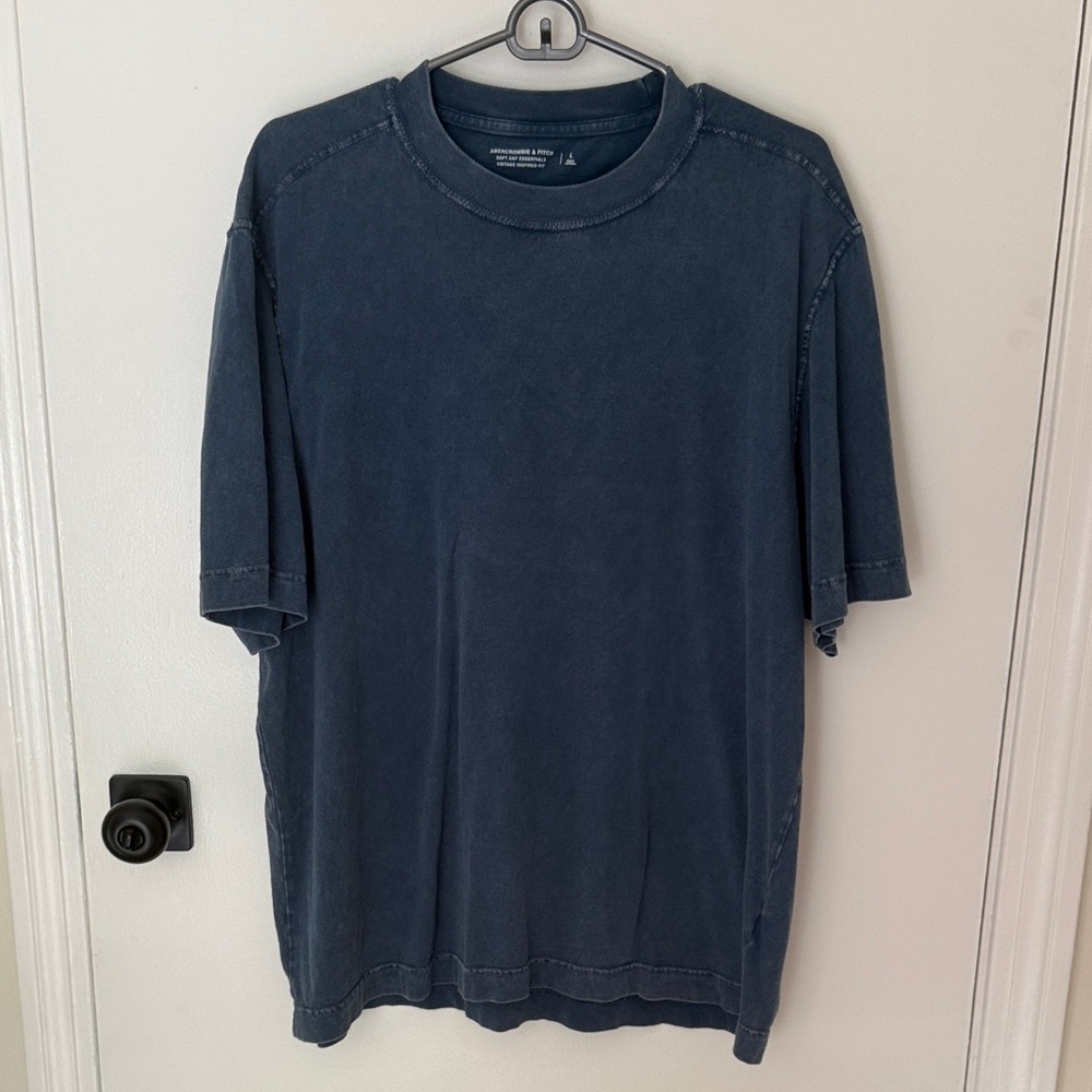 Abercrombie Men's Vintage Navy Blue washed color casual T-Shirt, size L
